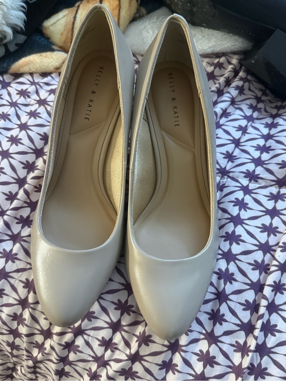 Kelly & Katie Nude Pumps Size 7W Wide 2.5” Heel - Picture 4 of 7